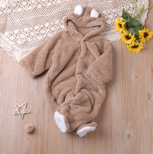 Mono de invierno de osito de peluche