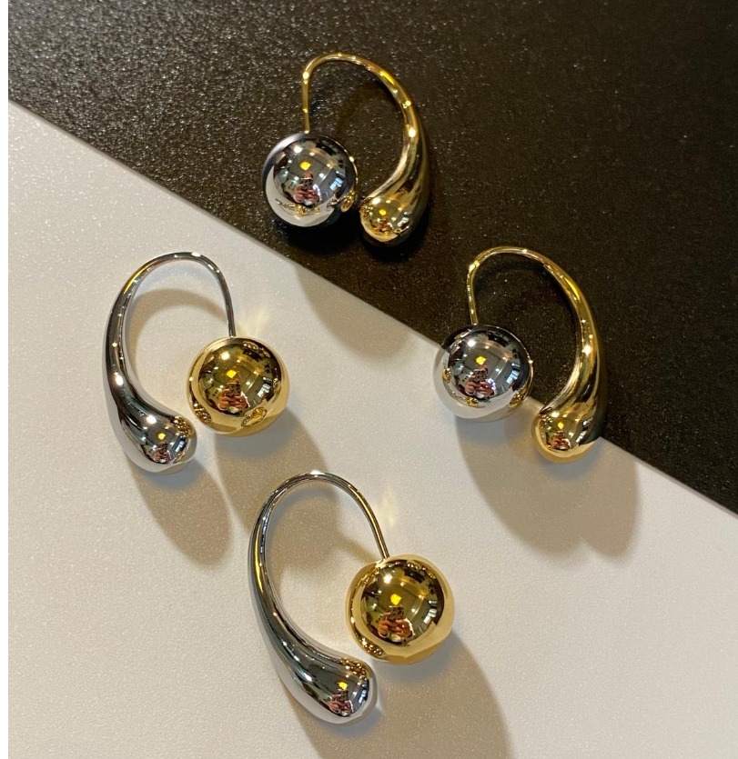 Arete Coma y Bola (Estilo Geométrico) de Cobre Galvanizado (Color Oro o Plata)