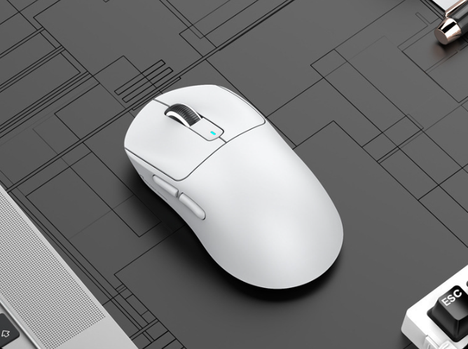 Mouse gamer inalámbrico Kysona M600 blanco 26000 DPI 6 botones