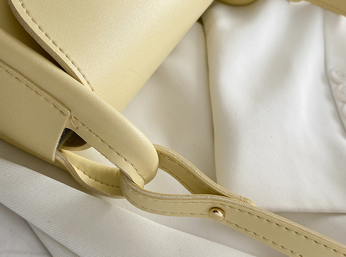 ROVENZA: Bolso de Hombro Minimalista
