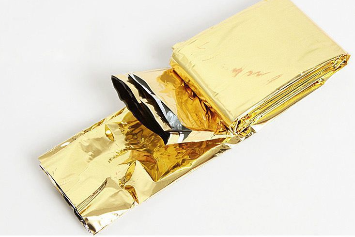 Manta de emergencia desechable para exteriores con película aluminizada de PET antirradiación, 160 x 210, color dorado, para aislamiento de emergencia contra terremotos