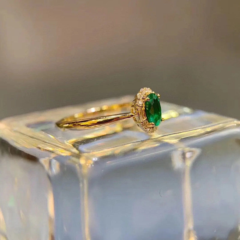 ELARA: Anillo Esmeralda Oval