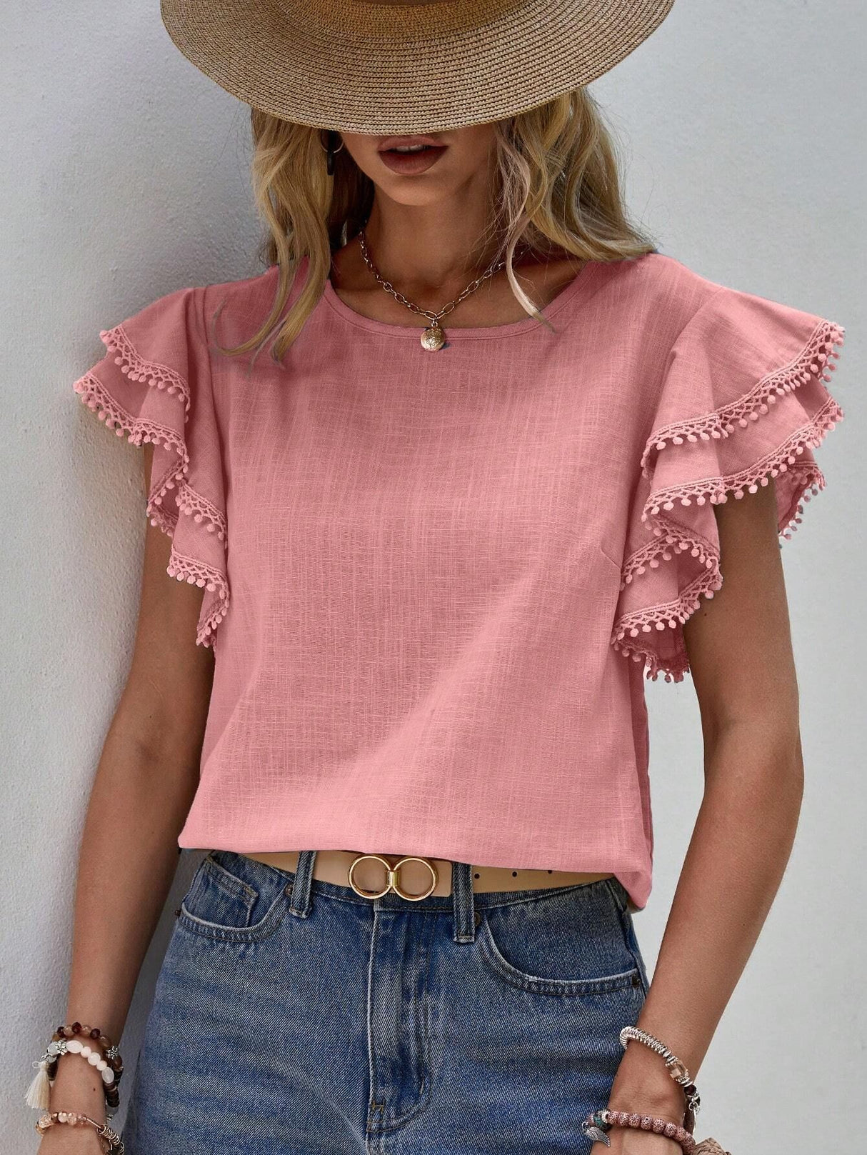 Blusa lisa con mangas de mariposa