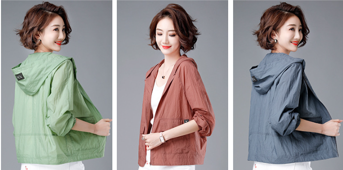 Cortavientos impermeable con capucha para mujer