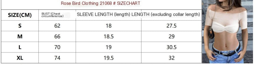 Camiseta de manga corta para mujer con tirantes y diseño transparente.