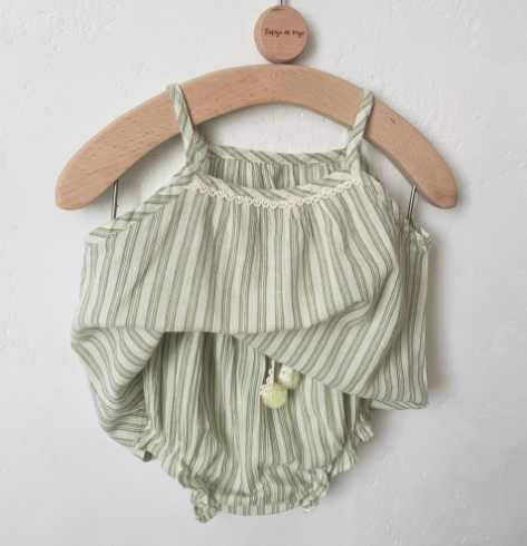 Conjunto de dos piezas a rayas para niñas