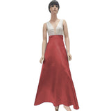 Vestido de lentejuelas con escote en V y sin mangas