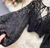 Blusa corta de encaje