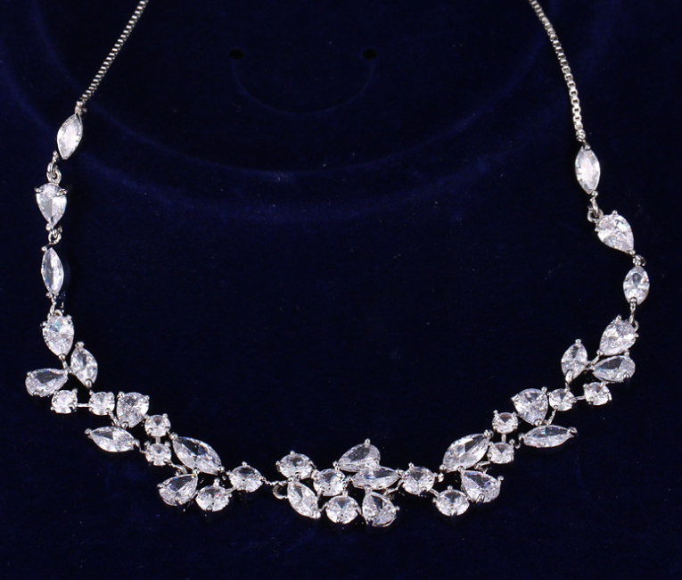 Collar Deslizante de Novia Floral con Cristales (Estilo Coreano, Galvanoplastia)