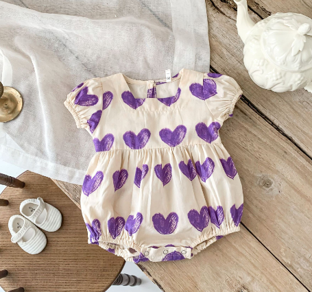 Mameluco con estampado de corazones