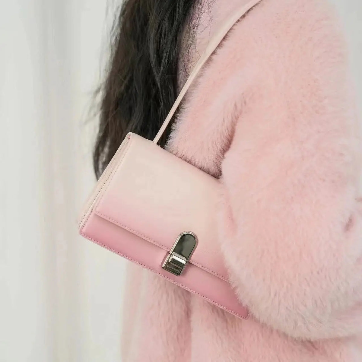 https://ae01.alicdn.com/kf/Se0851c6bc3ce4c2c883e5317a9b86cdcQ/French-Pink-Small-Square-Bag-For-Women-s-Spring-summer-High-Quality-And-Small-Style-Single.jpg