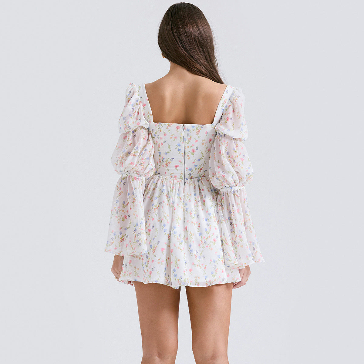 Duna: Vestido con estampado floral y sencillo