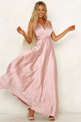 Vestido de verano de satén atemporal