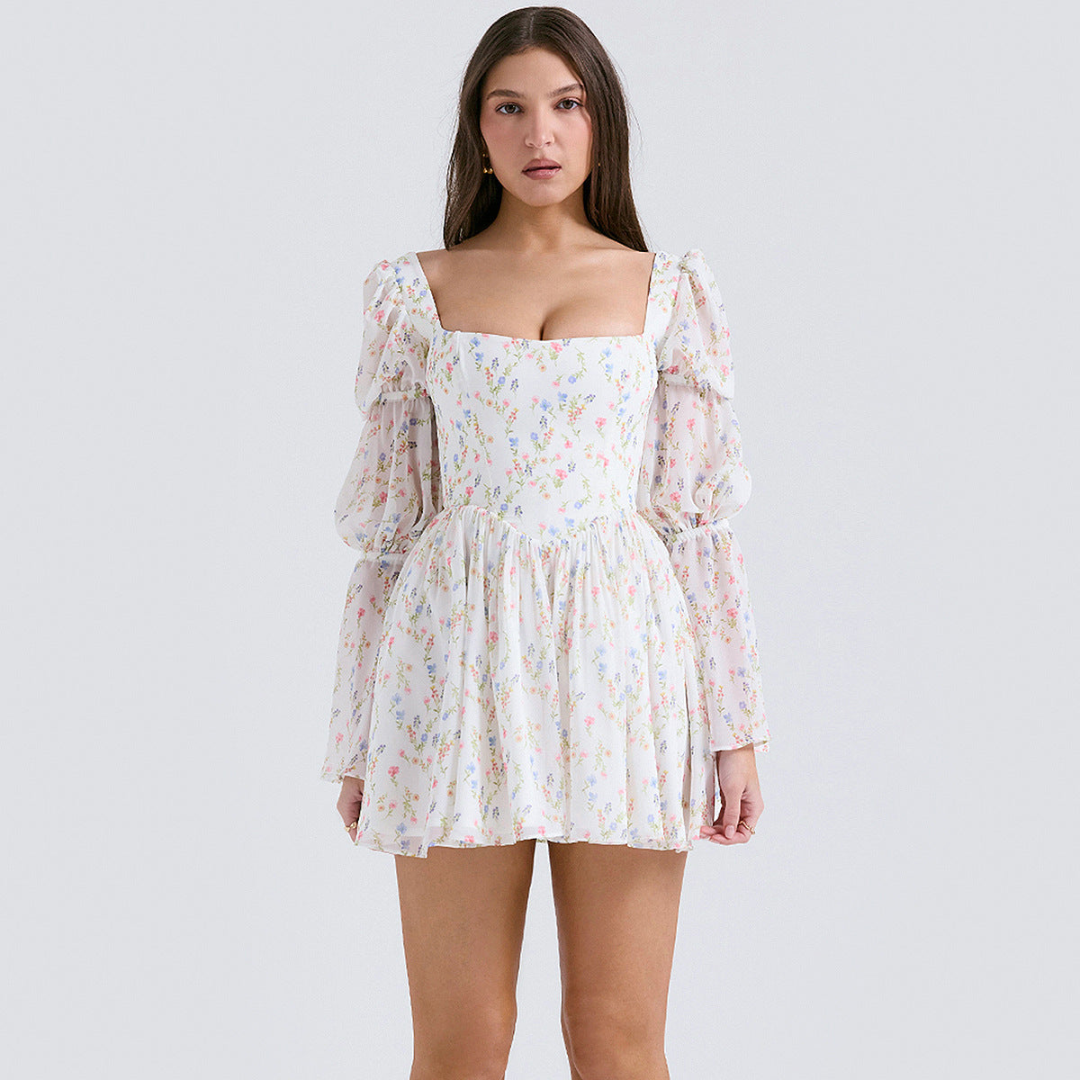 Duna: Vestido con estampado floral y sencillo
