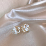 Aretes de Flor Perolada (Diseño Floral) de Aleación Galvanizada Elegante