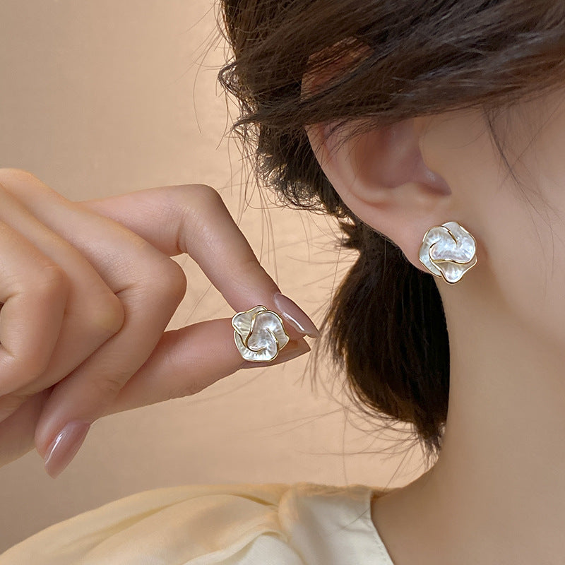 Aretes de Flor Perolada (Diseño Floral) de Aleación Galvanizada Elegante