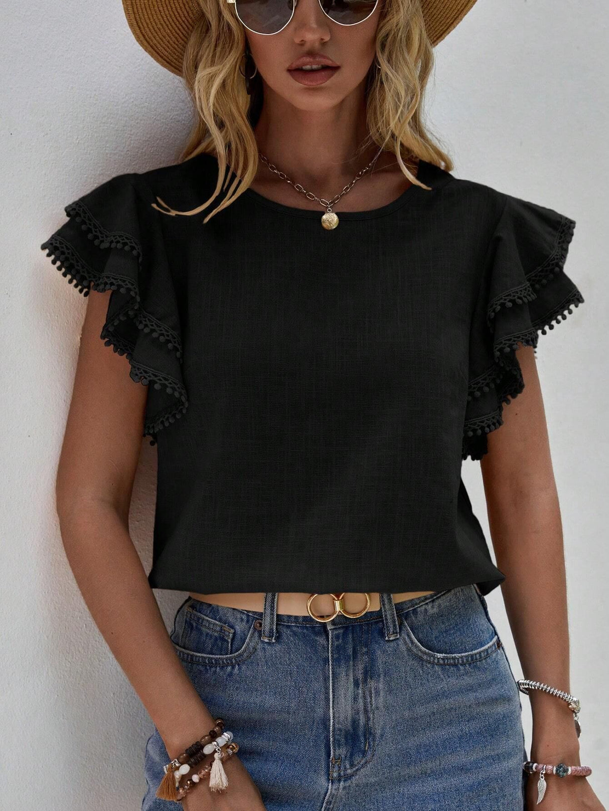 Blusa lisa con mangas de mariposa
