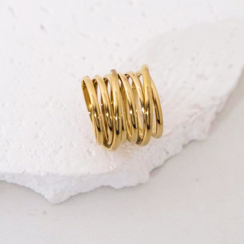 Aura Imperial: Anillo de Acero Inoxidable & Baño de Oro 18K