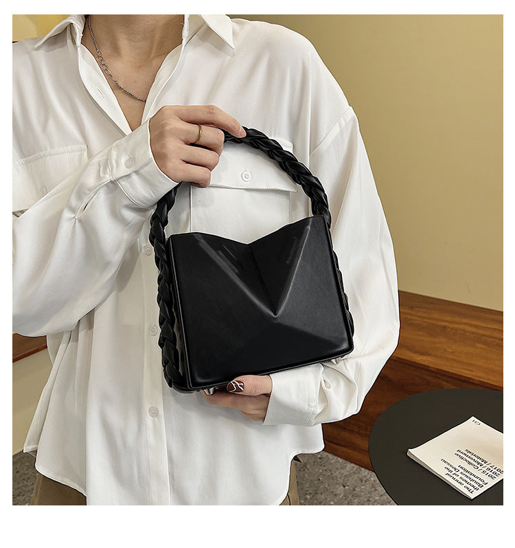 Zeloria: Bolso de Hombro Mini con Asa Trenzada de Vanguardia