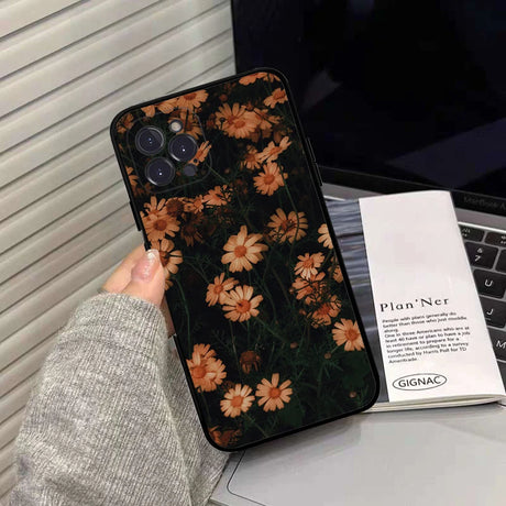 https://ae01.alicdn.com/kf/S125467310e3b42af8e9e1356ef3bd53bz/Sunflower-Chrysanthemum-Phone-Case-Silicone-Soft-for-iphone-15-14-13-12-11-Pro-Mini-XS.jpg