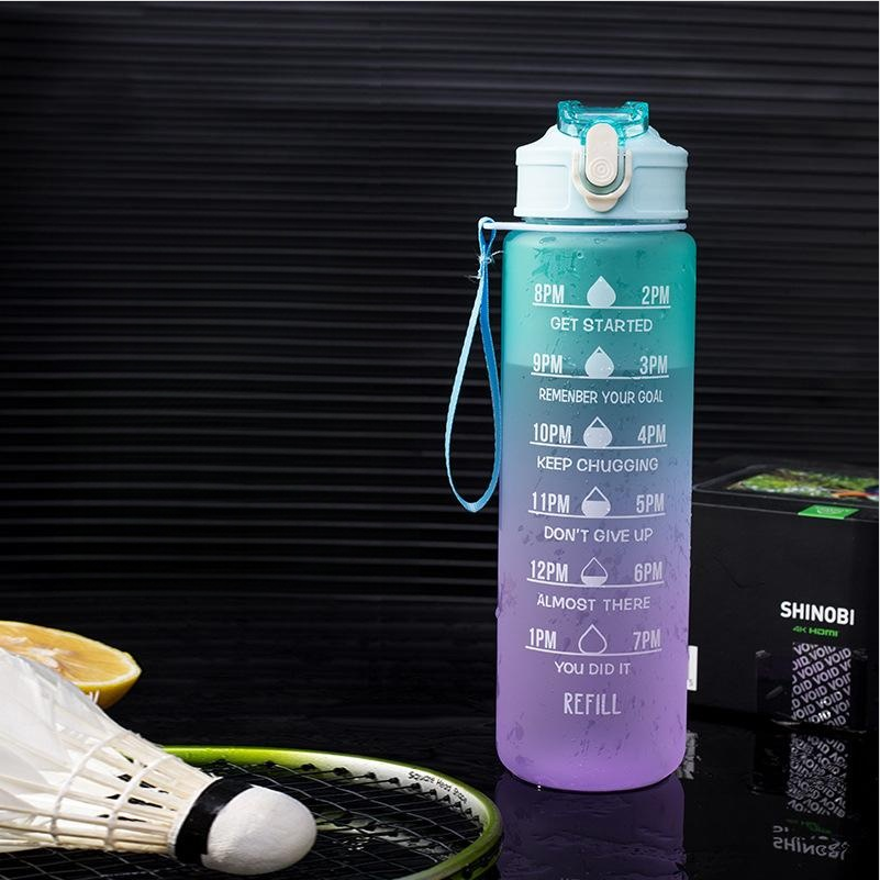 Termo Deportivo Plástico 900ML Gran Capacidad - Botella de Agua con Tapa de Rebote, Popote y Diseño Gradiente