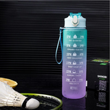 Termo Deportivo Plástico 900ML Gran Capacidad - Botella de Agua con Tapa de Rebote, Popote y Diseño Gradiente